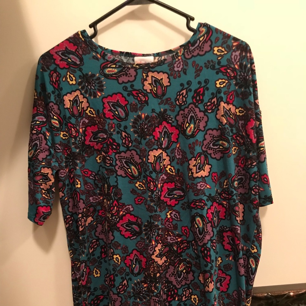 Lularoe xxs tee (Irma ) + leggings